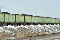 По территории Хакасии проходит часть Красноярской железной дороги. Сейчас идут работы по увеличению пропускной способности магистрали на ряде перегонов. 