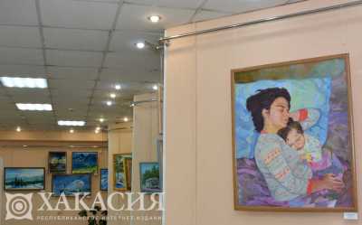 В Абаканской картинной галерее открылась выставка творческого союза &quot;Тёплые краски&quot;