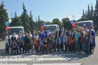 В Хакасии девять многодетных семей получили в подарок микроавтобусы