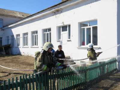 В Хакасии проверили профессионализм сельских огнеборцев