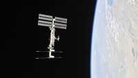 Космонавты забрали провисевшее 10 лет в космосе полотенце