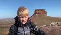 Мальчик из Хакасии ведёт туристический блог на английском языке