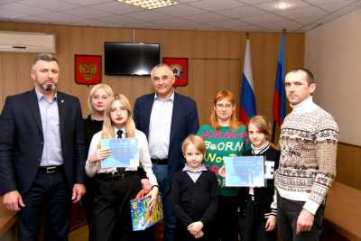 Хакасия подарила детям из ЛНР поездку в Москву