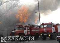 В Хакасии горели почта и жилой дом