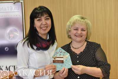 Газета &quot;Хакасия&quot; наградила победительницу конкурса женщин-руководителей
