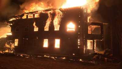 Крупный пожар произошел в административном здании под Иркутском