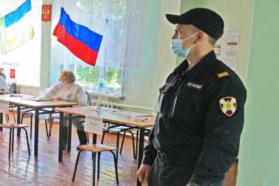 Росгвардейцы Хакасии активно способствуют безопасности выборов