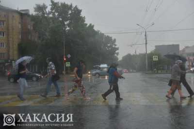 Не успели соскучиться: ливни, грозы и ветер ожидаются в Хакасии
