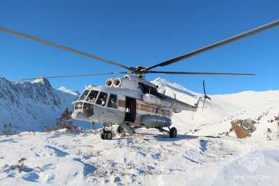 Спасатели вылетели из Абакана за пострадавшим в горах туристом