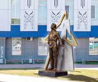 Памятник В.Г. Тихонову установят перед входом в здание аэровокзала. 