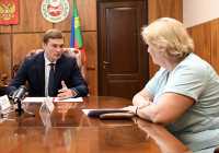 Валентин Коновалов обсудил с Любовью Барабановой поддержку, которую правительство республики оказывает работникам сферы образования. 