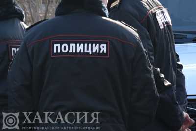 Полицейские Черногорска задержали мужчину, укравшего электробритву