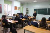 В школах Хакасии показали архивные документы о Дне народного единства