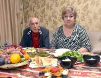 Рональд Гургенович Айвазян и его дочь Каринэ Нерсисян — настоящий пример армянского гостеприимства. 