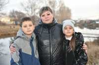 Валентина Юрьевна, Мансур и Малика, как и все в этой семье, понимают друг друга с полуслова и полувзгляда. 