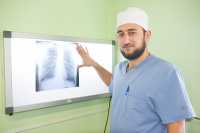 С этой недели Амир Дарсигов исполняет обязанности заведующего хирургическим отделением Белоярской районной больницы. 