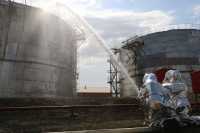 Пожарные Хакасии тушили резервуар с мазутом