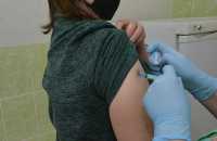 В Хакасии первую дозу вакцины получили 63 287 человек, завершили прививку 49 649. Этого мало. 