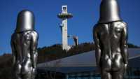 Скульптуры в Олимпийском парке в Пхенчхане