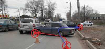 В Абакане ВАЗ стал причиной аварии с тремя автомобилями