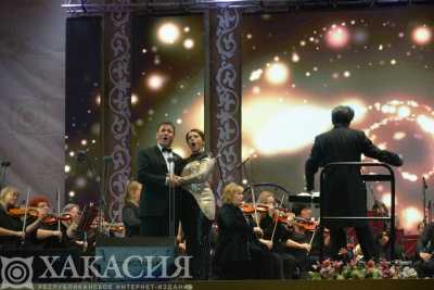 Для тех, кто дома: гала-концерт оперных звезд в Хакасии можно посмотреть и на диване