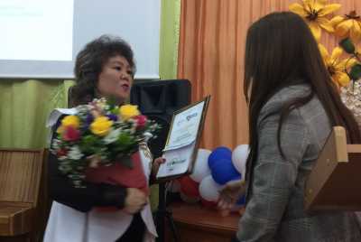 Учитель хакасского языка удостоена премии фонда «Благодарение»