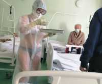 Медсестра в бикини смутила тульских пациентов