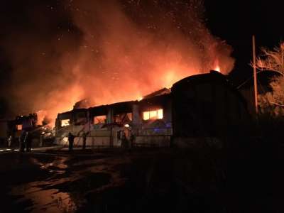 В Хакасии всю ночь тушили пожар в «Светофоре»