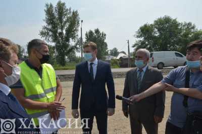 Глава Хакасии проконтролировал ремонт дорог в Абакане и Усть-Абаканском районе