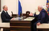 Президент России Владимир Путин и глава Хакасии Виктор Зимин обсудили вопросы, решение которых будет способствовать дальнейшему развитию республики.   