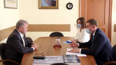 Тему сбалансированности бюджета Хакасии обсудили в Москве