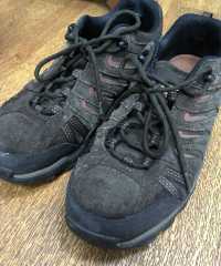 Житель Абакана переобулся в магазине в новые ботинки и ушёл в них