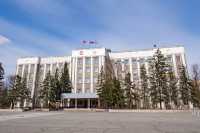 Глава Хакасии поздравил представителей муниципальной власти