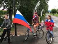 Черногорцы катались по городу с флагами России