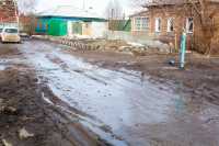 Неасфальтированные  улицы в Абакане  стали почти непроезжими