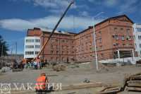 В Хакасии реконструкция республиканской детской больницы идёт по графику