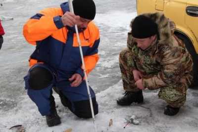 На водоемах Хакасии измерили толщину льда: есть опасные места