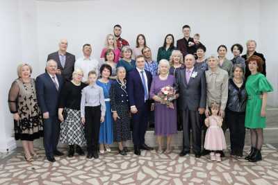 50 лет вместе: Валентин Коновалов поздравил семью Юдиных