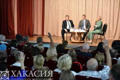 Публичный диалог: глава Хакасии встретился с жителями Саяногорска