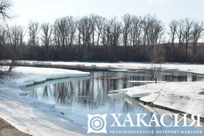 В Хакасии измерили толщину льда