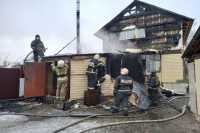 На выходных пожарные Хакасии тушили дома и палы травы