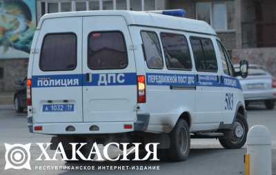 В Саяногорске опрокинулась иномарка: пассажир госпитализирован