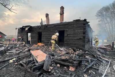 В минувшие сутки в Хакасии горели автомобили и гибли куры в огне