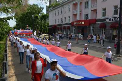 Огромное шествие на День России объединило все национальности Хакасии