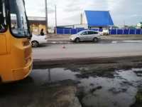Две машины наехали на подростка, вышедшего из школьного автобуса в селе Хакасии