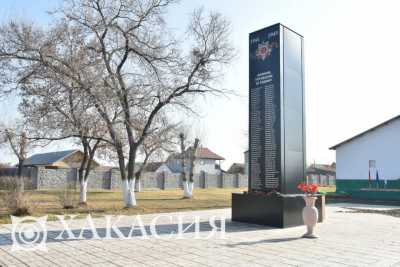 В селе Новоенисейка отремонтирован памятник павшим воинам
