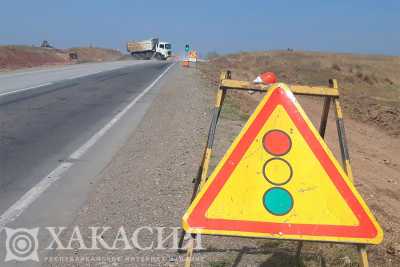 В Хакасии продолжают ремонтировать дорожное полотно