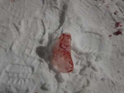 В Хакасии глыба льда упала с крыши на ребенка