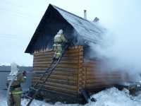 В Хакасии на территории крестьянско-фермерского хозяйства горела баня