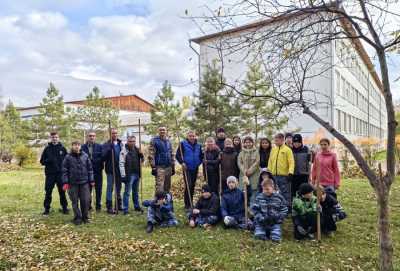 В Абакане проходят осенние субботники